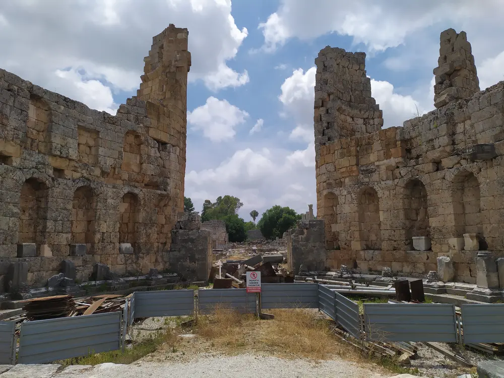 Hadrianus’ Arch