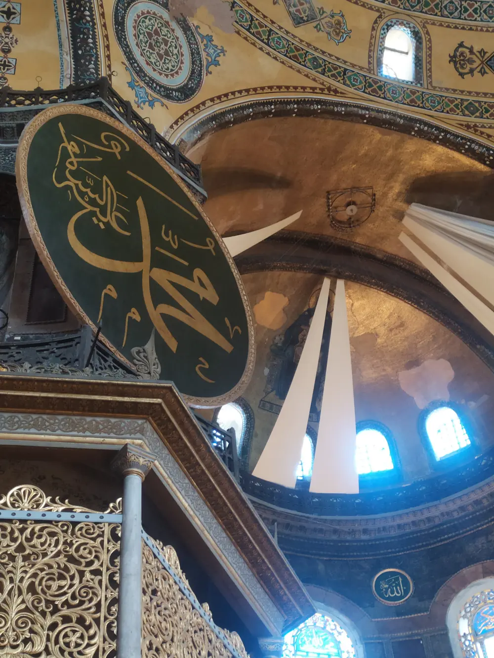 玛丽亚和默罕默德合影