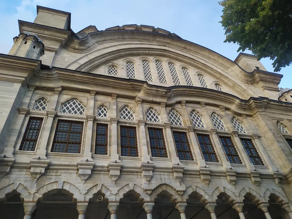 奴鲁奥斯玛尼耶清真寺