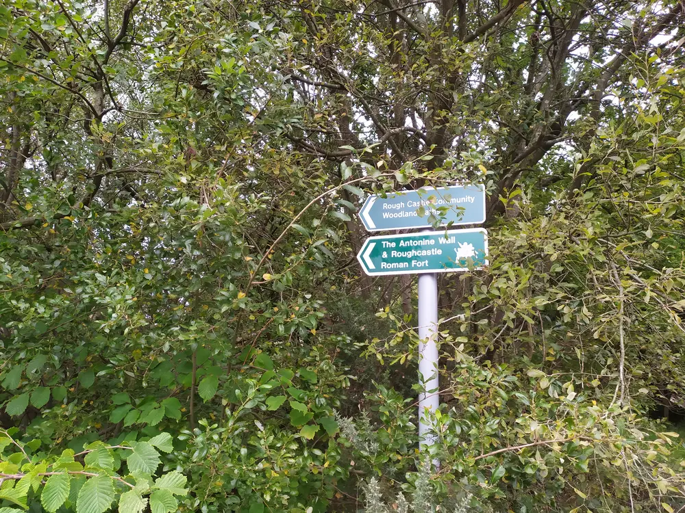 通往Rough Castle的路标