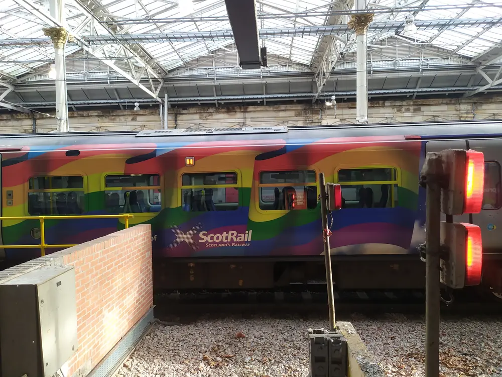 ScotRail的彩虹车